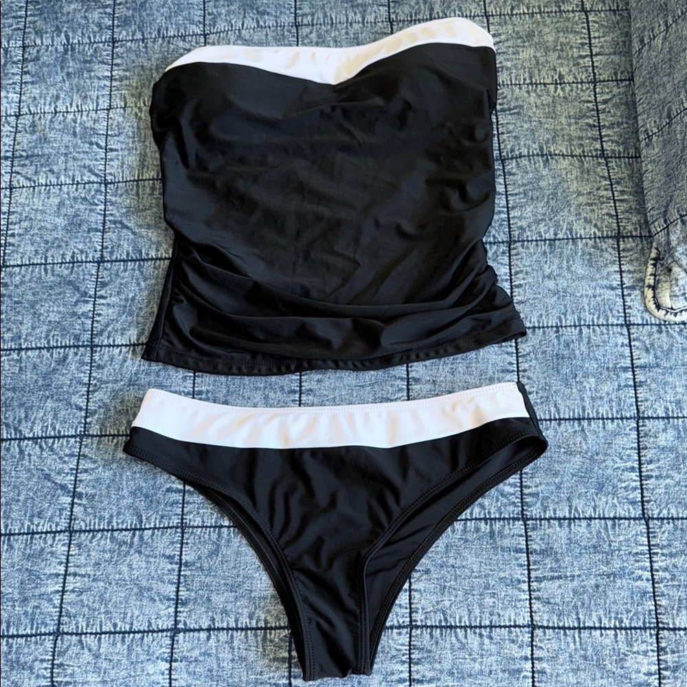 Black and White Women's Swimwear Set L